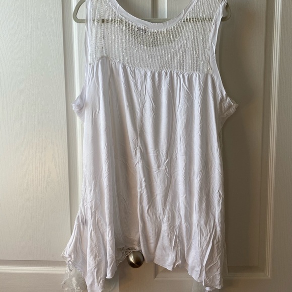 Avenue White Tank with Netting Detail 26/28 NWT - Picture 2 of 3